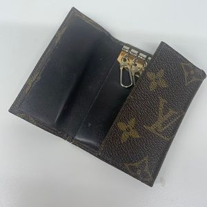 LV keys holder